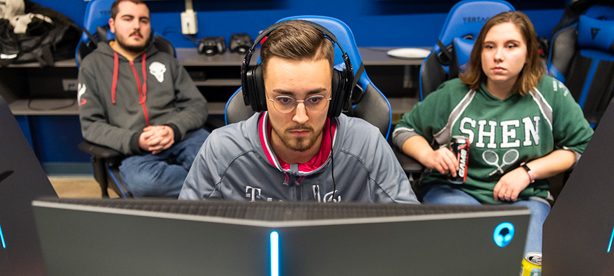 Garrit Stukemeier, a professional League of Legends gamer from SK Gaming in Germany plays demonstrates his abilities in SUNY Canton’s Esports Arena.